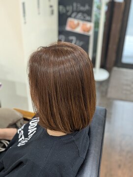 サロン ド ルイス ナチュラルストレートヘア