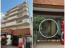 ウルー 博多店(uruu)の雰囲気（「肴やだんじ」がはいっているビルの10階です。）