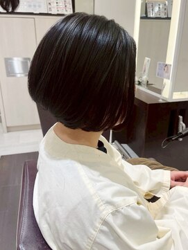 ソシエ 山陽姫路店 前下がりショートボブ