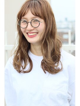 マイロ(MYRO) 【MYRO】  重軽ウェーブセミロング×センターパート