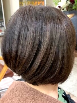 デザイナーズ ファクトリー(Designer's Factory) 【大人女性のシルエット美】 丸みグラデーションカットショート