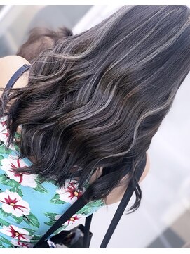 カフネ(KAHUNE) 外国人風ハイライト