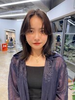 ユー(yew)&nbsp;センター分けミディアムレイヤー