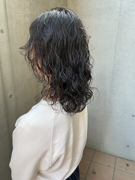 ジェノ(JENO by apish) ウルフパーマで周りと差がつくミディアムヘア