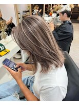 ブレンド 渋谷(BLend)&nbsp;ハイライトブルージュマチルダボブインナーグレージュ前髪