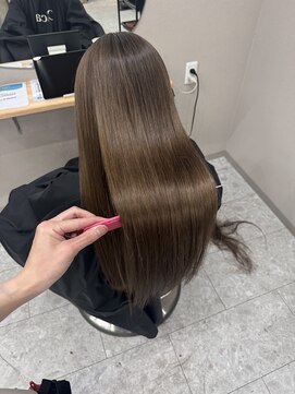 シカ 神戸三宮元町店(Cica) 髪質改善トリートメント 艶髪 ベージュ オリーブ 三ノ宮