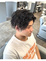 ノイセル 西本町(Noisyle)&nbsp;波打ちパーマ刈り上げセンターパート波巻きツイストスパイラル