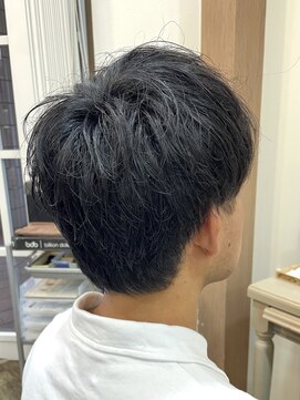 アルターリール(aL ter Rire) フェザーパーマ/サーフカール/刈り上げセンターパート/中村郁未