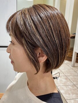 ヴィサージュファイン(VISAGE fine) ハイライトで白髪ぼかし!なショートヘア