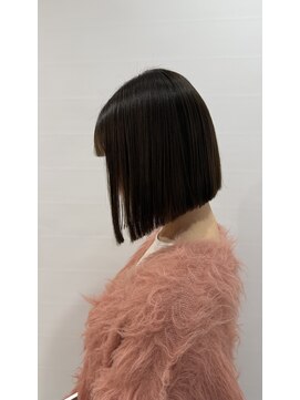 ウタシロイロ(uta shiroiro) ストレート×ボブ