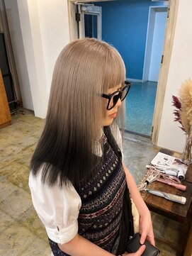 ディフィー 梅田(Defi) ホワイトグレージュ×ブラック ルーツカラー♪