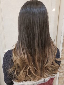 イリス バイ アルティナ 武蔵小杉店(Iris by artina) 外国人風ブロンドグラデーションカラー 【Iris武蔵小杉】