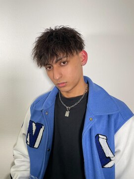 イーラ(era) 黒髪×マッシュ×ツイストパーマ