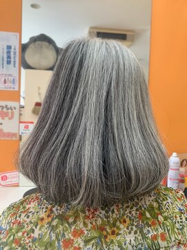 イーズ(ease) 70代セミロング