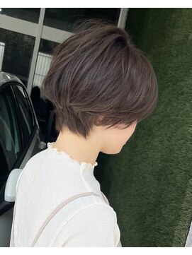 チーク(CHiiK) ショート×ベージュ