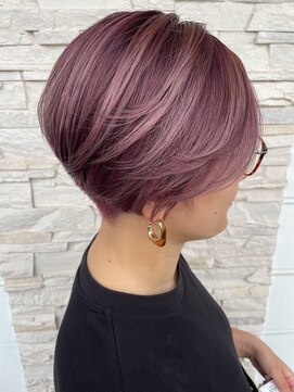 トータルビューティサロン シェリ(total beauty salon cheri) ハイライトが目を引くハンサムショート