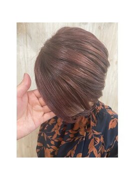 リフラス(Reflus.) ワインレッドカラー×丸みショート×重めマッシュ