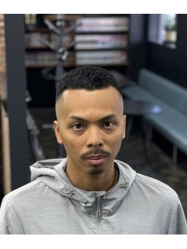 ケースタイル(K-style) アイロンパーマ×スキンフェードカット