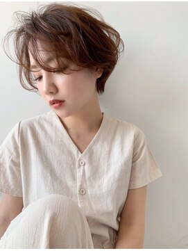 ワンバイジエクト 梅田 【似合わせカット】フェザーショート/細めハイライト/ショート