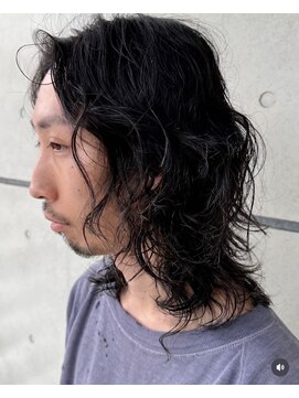 ソレア(solea) 【メンズ】質感調整できおるウルフパーマスタイル