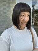 切りっぱなしボブ　オン眉