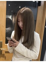 シェルマン(Charmant)&nbsp;高槻　レイヤー　顔周りカット　ブリーチ　学割U24