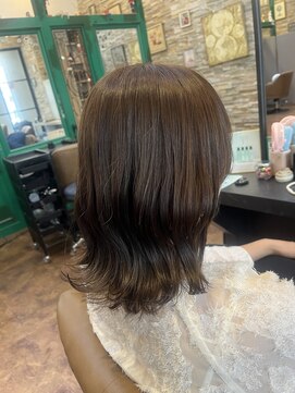 ヘアーラウンジ アンフィ 井土ヶ谷(Hair Lounge Anphi) くびれミディアム