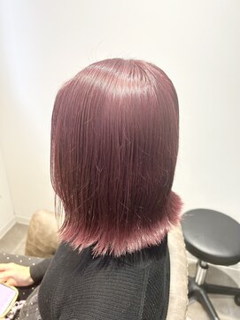 カシスピンクカラー　×  きりっぱなしボブ