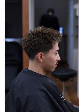 ザデイトウキョウ 表参道 青山(THE DAY TOKYO) MEN’S/サーフカール/刈り上げセンターパート/表参道駅