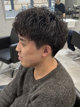 リオールバイニアウ(RE:ALL by Niau) MEN’S HAIR/サーフカール/刈り上げセンターパート/新田