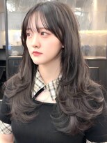 アビー(ABBEY) ロングヘアレイヤーロングレイヤーカットハッシュカット