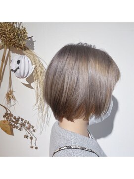 ヘアドゥーレディバグ 大和八木店(HAIR DO LADY BUG) ハイトーンくすみカラー