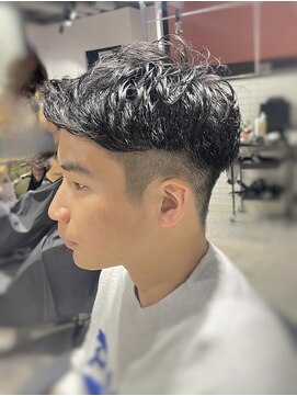 リーオオサカ(Lee Osaka) 【カット+パーマ】リバースカール×アップバング/新出