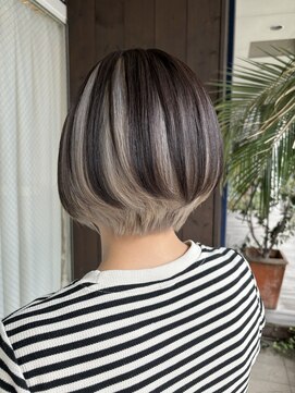 ヴァイブス(vibes) ショートボブ×アンブレラカラー
