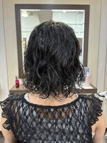 ヘアーアンドメイク ビス(HAIR&MAKE bis)&nbsp;縮毛履歴でも大丈夫！ミディアムパーマ【中西思実】