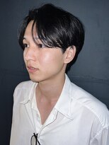ナチュラルなセンターパート×ダウンパーマ