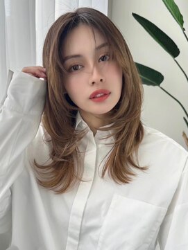 ソヨン 金山店(SOYON) 大人/小顔/レイヤーカット/シースルーバング/黒髪/ネビージュ