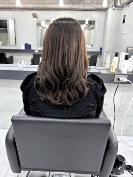 エンディアリング 東銀座(Endearing) ★レイヤーカット イメチェン 美髪 ホワイトブロンド