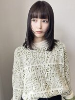 イル(ill)&nbsp;ミディアムレイヤー　内巻き　ダークアッシュ　透明感