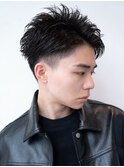 メンズ波巻きセンターパート韓国風黒髪ツーブロックマッシュ