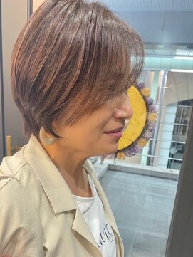 アイオライトヘアー(Iolite HAIR) 前下がりショートボブ