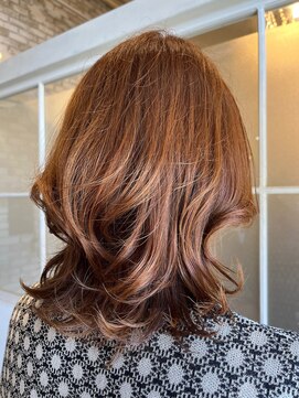 フィガロ ミリー 北生駒店(Figaro Mily) 艶カラー＋レイヤーカットくびれヘア