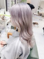 デイズ(days)&nbsp;ホワイトシルバーアッシュダブルカラー/ロングヘア