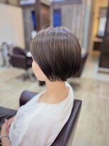 トレセッテ(tre sette)&nbsp;寒色系ナチュラルブラウンカラー/ショートボブスタイル