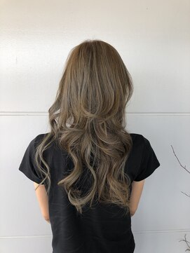 ヘアアンドメイク ムーア(Muuua) グレージュ