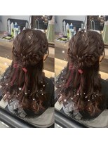 お花3つのハーフアップ