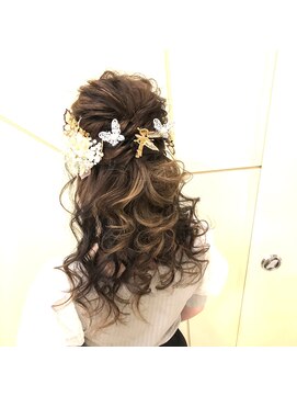 ヘアメイク ジェイエム ハーフアップ