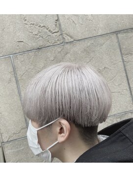 エコモ ヘアー(E Komo hair) ホワイトうすピンクラベンダー/ツーブロック