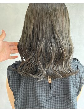 キチ(kichi.) [kichi.] ロブ×オリーブグレージュ