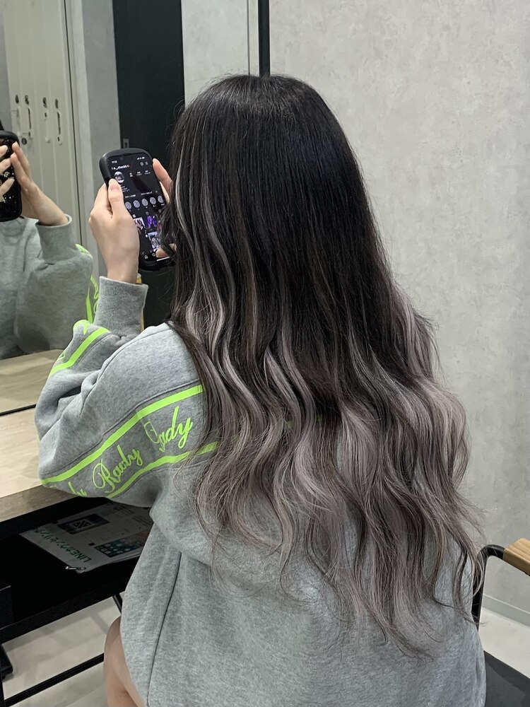 シールエクステで叶うバレイヤージュ風グラデーションカラー  